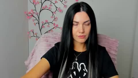 Kelly online show from May 8, 5:43 am