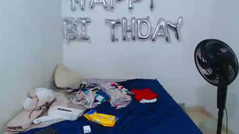 Snapshot of blumbum chatting on January 6, 11:09 pm Hey guysI am BrendaWelcome my room online show from January 6, 11:09 pm