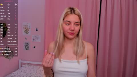 Snapshot of blushkitty chatting on September 12, 4:03 pm Chloe online show from September 12, 4:03 pm