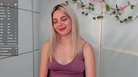 Snapshot of blushkitty chatting on September 18, 7:01 pm Chloe online show from September 18, 7:01 pm