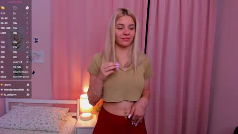 Snapshot of blushkitty chatting on September 11, 3:45 pm Chloe online show from September 11, 3:45 pm