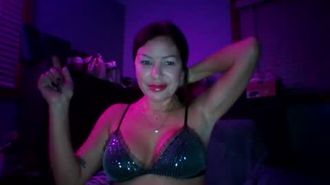 Snapshot of bodicas chatting on October 20, 2:25 am milf online show from October 20, 2:25 am