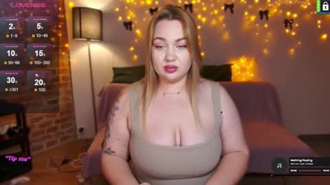  Lina  online show from December 18, 8:57 pm