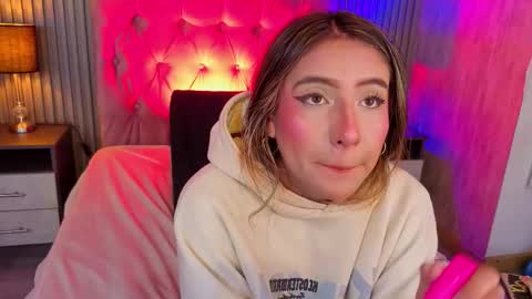 bonnali_lune online show from March 19, 8:35 pm