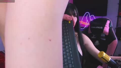 Snapshot of bonnie_bu chatting on September 24, 9:47 pm becky online show from September 24, 9:47 pm