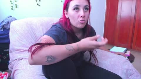 Snapshot of bonnie_moon_ chatting on January 18, 6:53 pm Bonnie Help me reach 500 likes online show from January 18, 6:53 pm