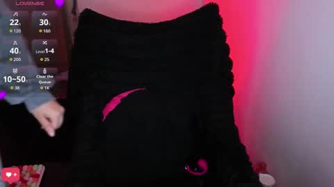 Bonnie Help me reach 500 likes online show from March 4, 8:59 pm