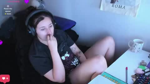 Bonnie Help me reach 500 likes online show from May 1, 5:49 pm