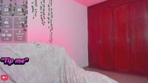 Snapshot of bonnie_moon_ chatting on January 12, 11:04 pm Bonnie Help me reach 500 likes online show from January 12, 11:04 pm