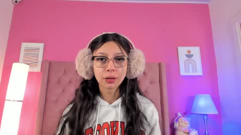 Bonnie  online show from December 6, 12:49 pm