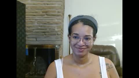 Queen Bon Vivantt online show from October 6, 12:22 pm