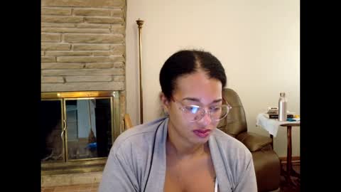 Queen Bon Vivantt online show from October 16, 1:36 pm