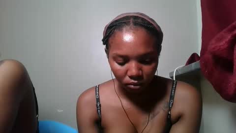 bootie_caramel online show from June 3, 2:33 pm