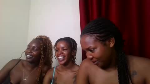 bootie_caramel online show from April 21, 1:42 am