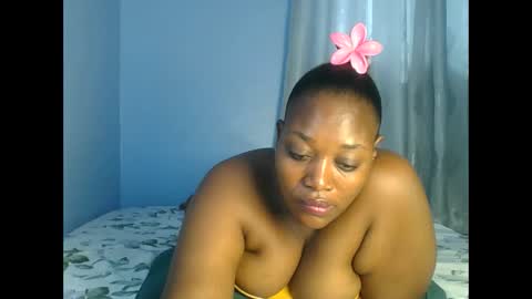 Snapshot of booty_panther chatting on September 25, 6:01 am sandrah online show from September 25, 6:01 am