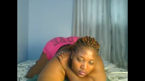 Snapshot of booty_panther chatting on October 7, 6:51 am sandrah online show from October 7, 6:51 am