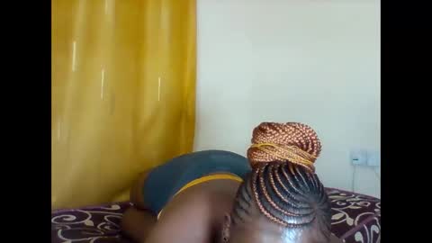 Snapshot of booty_panther chatting on January 11, 12:12 am sandrah online show from January 11, 12:12 am