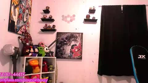 Snapshot of bouncinbooty chatting on October 13, 5:54 am Pumpkin Butt online show from October 13, 5:54 am