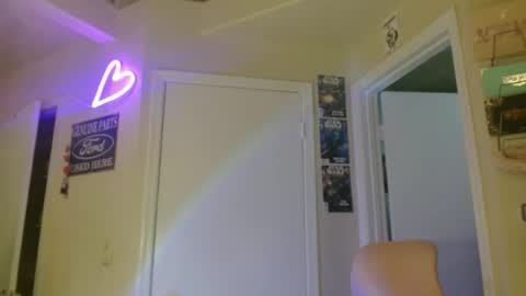 i am a naughty jedi knight online show from July 5, 4:19 am