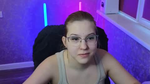 Snapshot of brandy__stars chatting on March 1, 1:43 am Belle online show from March 1, 1:43 am