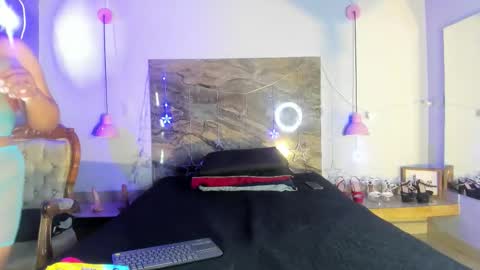 Snapshot of brenda_maz_ chatting on October 9, 11:47 am brenda_maz_ online show from October 9, 11:47 am
