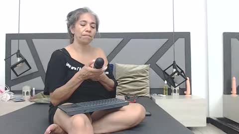 BRENDA VELASQUEZ online show from March 2, 2:36 pm