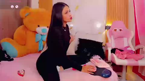 brendasquirtx online show from September 9, 4:40 pm