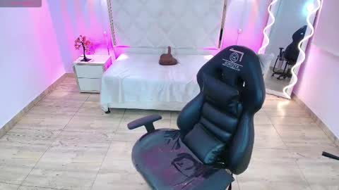 BRENDDA  online show from January 14, 3:11 am