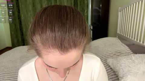 brielleroberts online show from March 26, 8:38 am