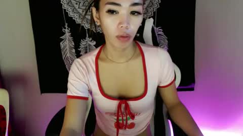 Snapshot of bringmetoheaven29_ chatting on January 18, 10:06 am Heaven online show from January 18, 10:06 am