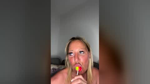 britishcumslut_10 online show from April 20, 8:56 pm