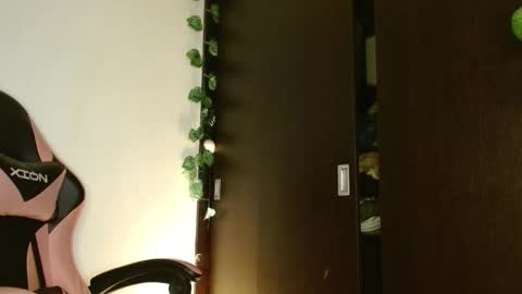 maru miaw   Please help me to reach 100 thumbs up online show from January 17, 5:26 am