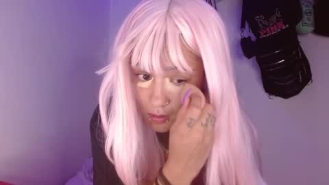 Snapshot of brittany_bubbles chatting on October 7, 3:11 am maru miaw Please help me to reach 100 thumbs up online show from October 7, 3:11 am