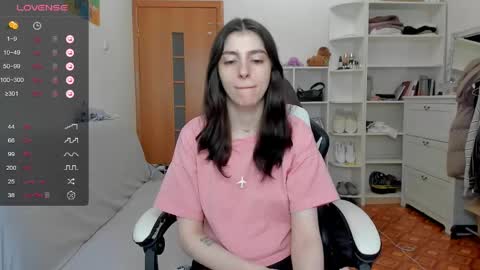 broosnica1 online show from April 29, 7:33 am