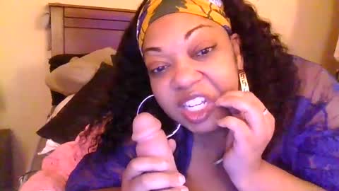 brownroundrenee online show from March 11, 9:56 am