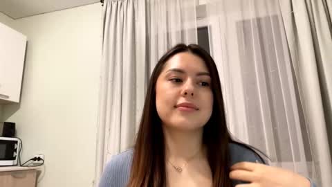 Snapshot of brunalamarra chatting on October 10, 2:44 pm Lina online show from October 10, 2:44 pm