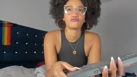 Snapshot of brunettjhelen chatting on October 14, 9:28 pm brunettjhelen online show from October 14, 9:28 pm