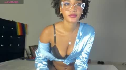 Snapshot of brunettjhelen chatting on October 7, 4:28 am brunettjhelen online show from October 7, 4:28 am
