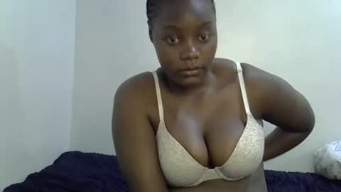 bubbly_ass30 online show from February 18, 10:25 am