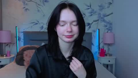 Leona online show from March 8, 10:02 pm