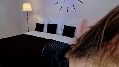 Ari online show from July 28, 2:13 pm
