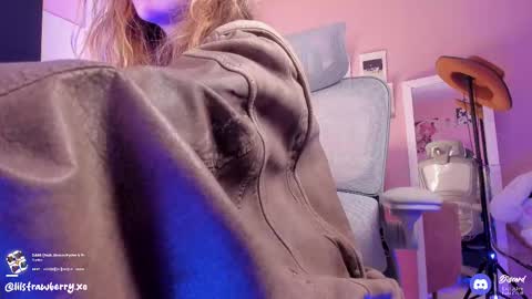 Snapshot of bun_nyx chatting on September 24, 8:57 am        online show from September 24, 8:57 am