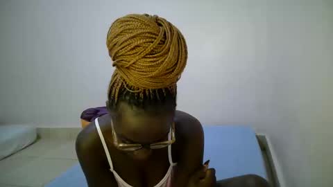 bunny_bliss1 online show from May 16, 12:35 am