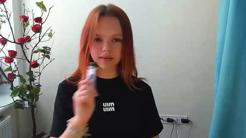 Snapshot of bunnybloom_ chatting on September 15, 6:43 am Ariel online show from September 15, 6:43 am