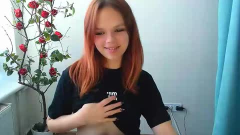 Snapshot of bunnybloom_ chatting on September 26, 6:44 am Ariel online show from September 26, 6:44 am