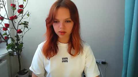 Snapshot of bunnybloom_ chatting on September 20, 4:44 am Ariel online show from September 20, 4:44 am