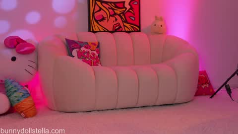 Stella online show from May 15, 11:29 pm