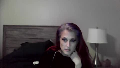 busybee83 online show from September 9, 10:59 am