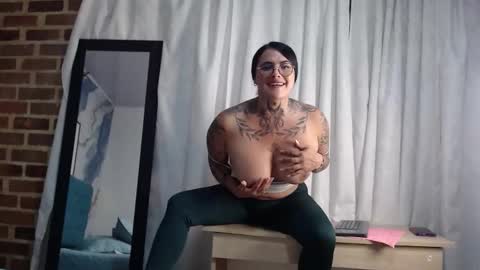 Snapshot of caandy_1 chatting on September 30, 8:24 pm Candy online show from September 30, 8:24 pm