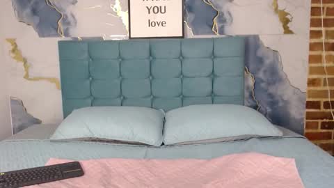 Snapshot of caandy_1 chatting on October 16, 11:29 pm Candy online show from October 16, 11:29 pm